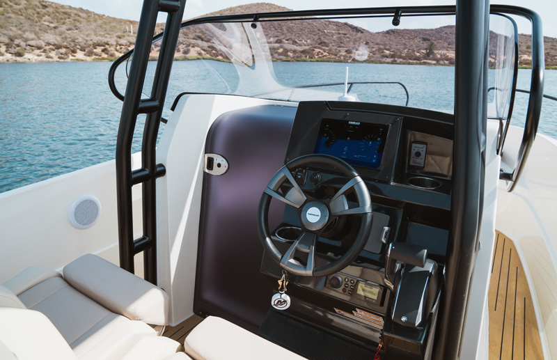 Quicksilver Activ 705 Open