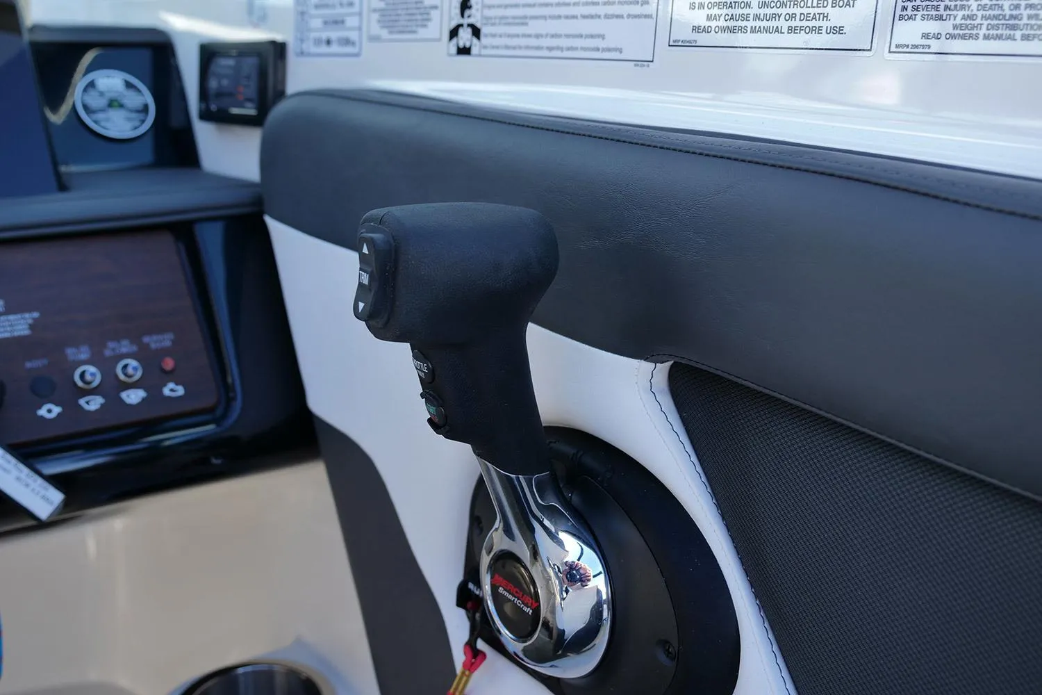 Sea Ray SPX 230