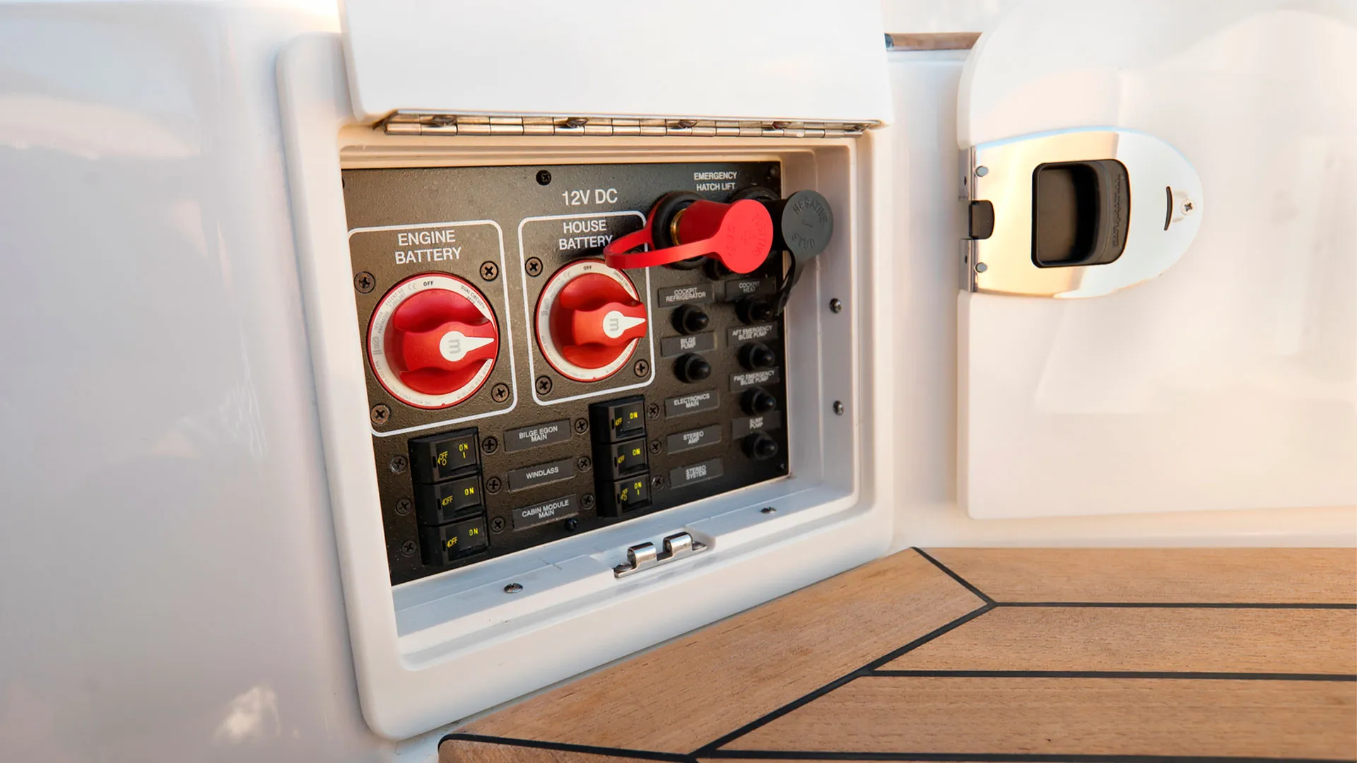 Sea Ray 350 Panel