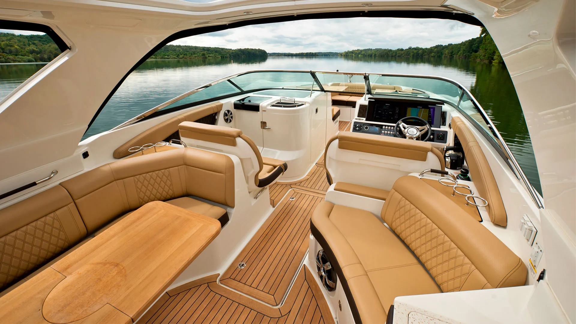 Sea Ray 350 SLX Espacio