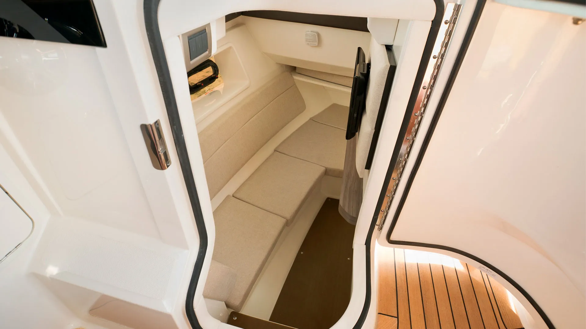 Sea Ray 350 SLX Specs