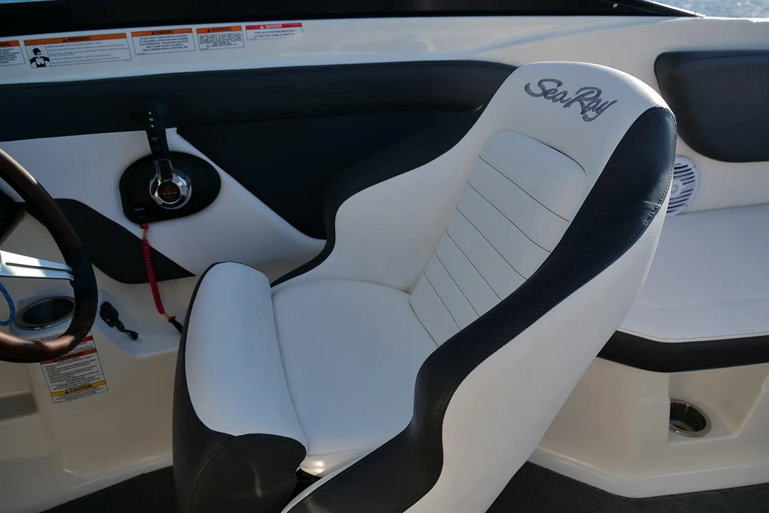 Sea Ray SPX 230