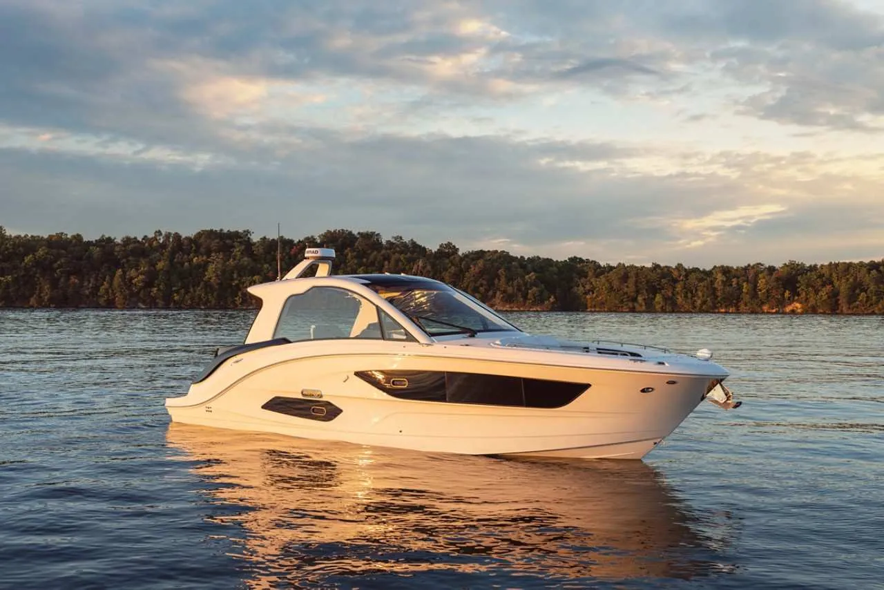 Sea Ray Sundancer 370